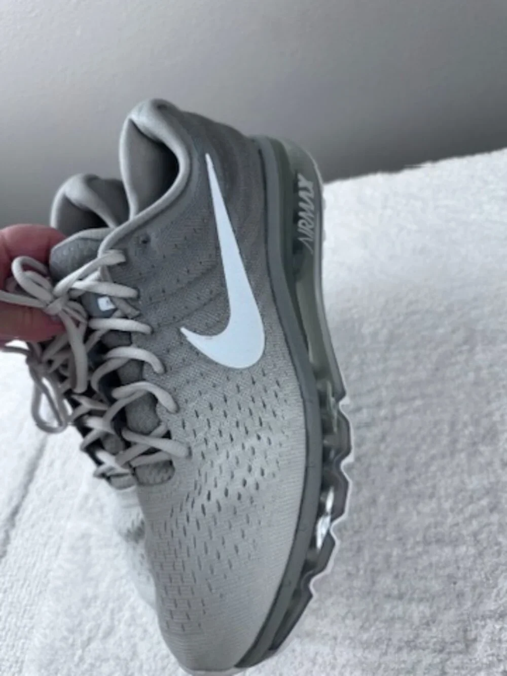 Nike Air Max 2017 Men’s Size 8.5 Gray Running Athletic Sneakers 849559-005